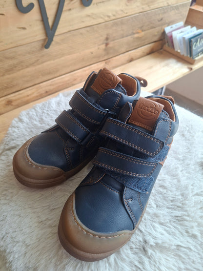 Baskets bleues