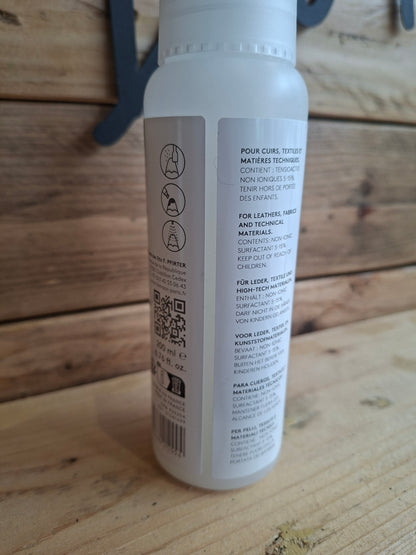 Shampoo sneakers