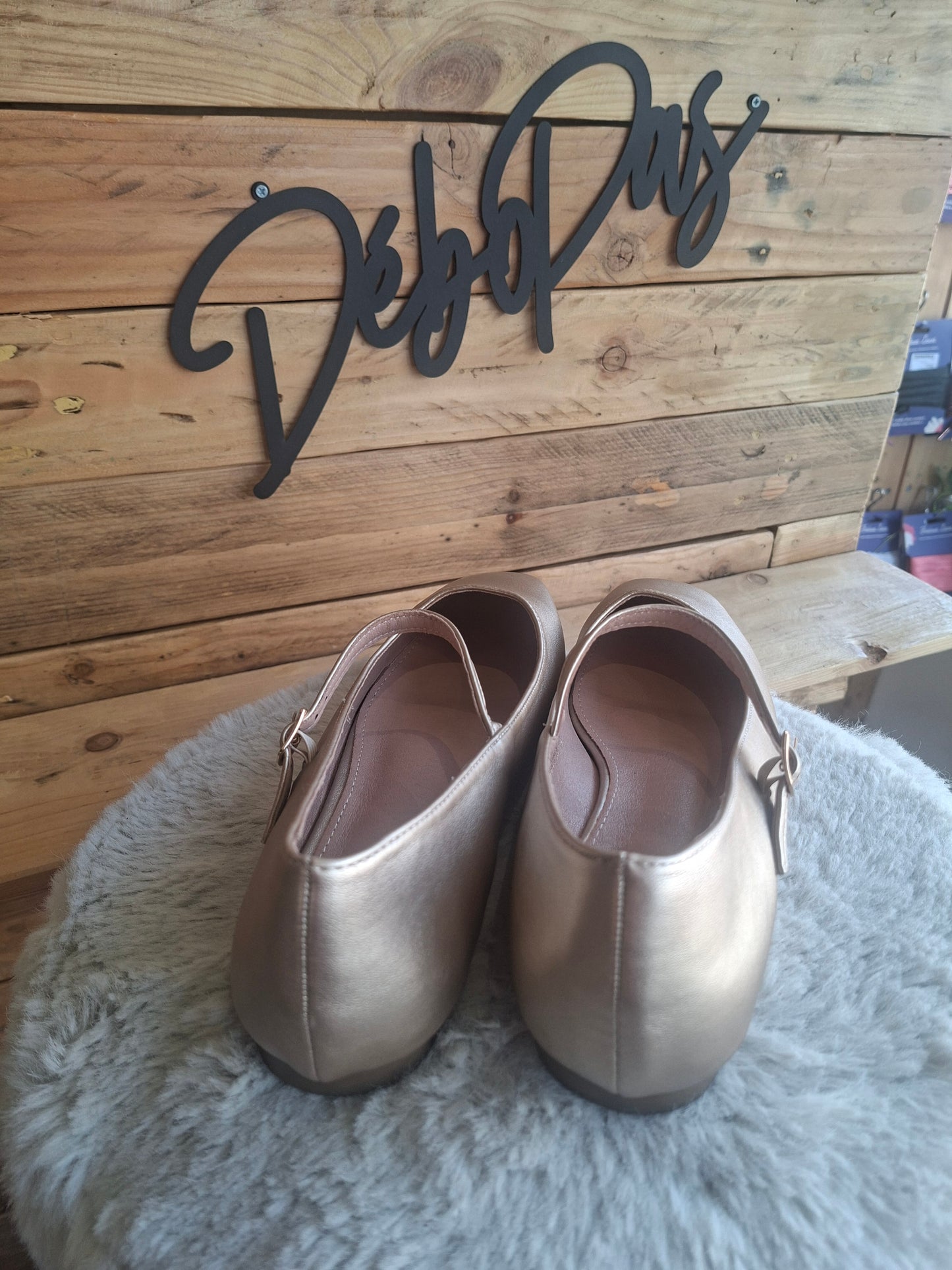Ballerines dorées avec bride