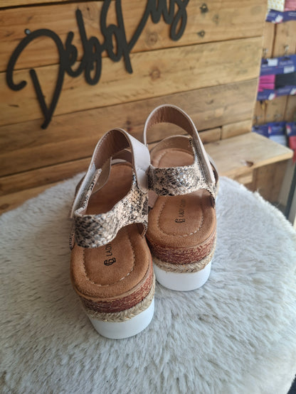 Sandales compensées beige dorées