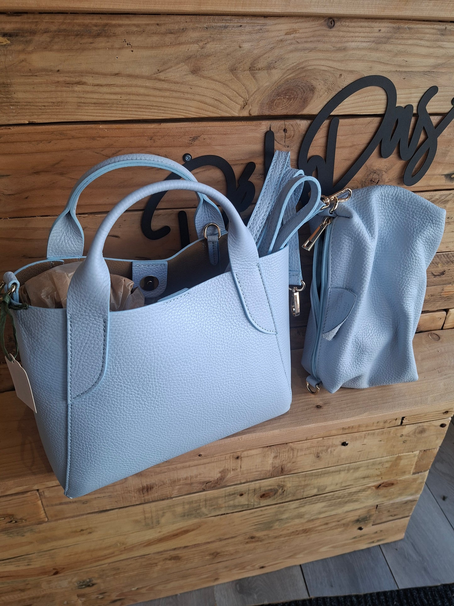 Sac à main bleu clair cuir