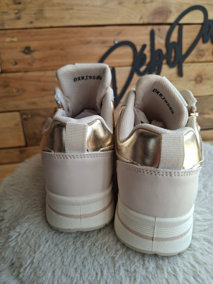 Baskets beige et or