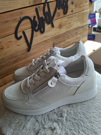 Baskets blanches