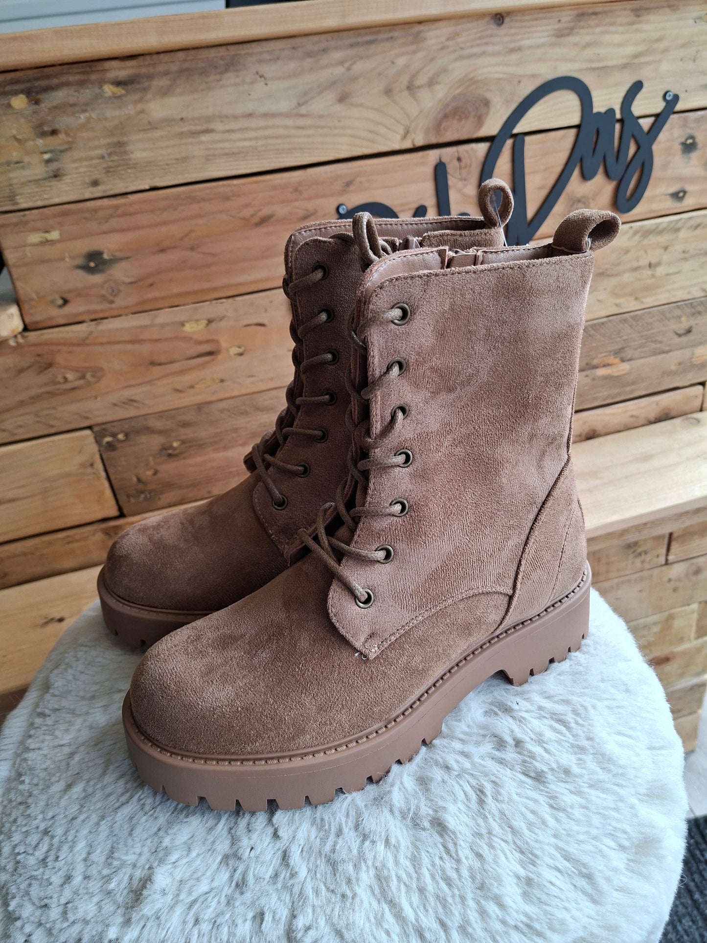 Boots beige effet suédine