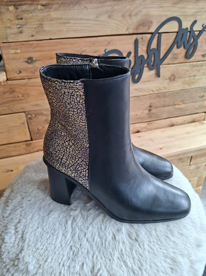 Bottines noires et or