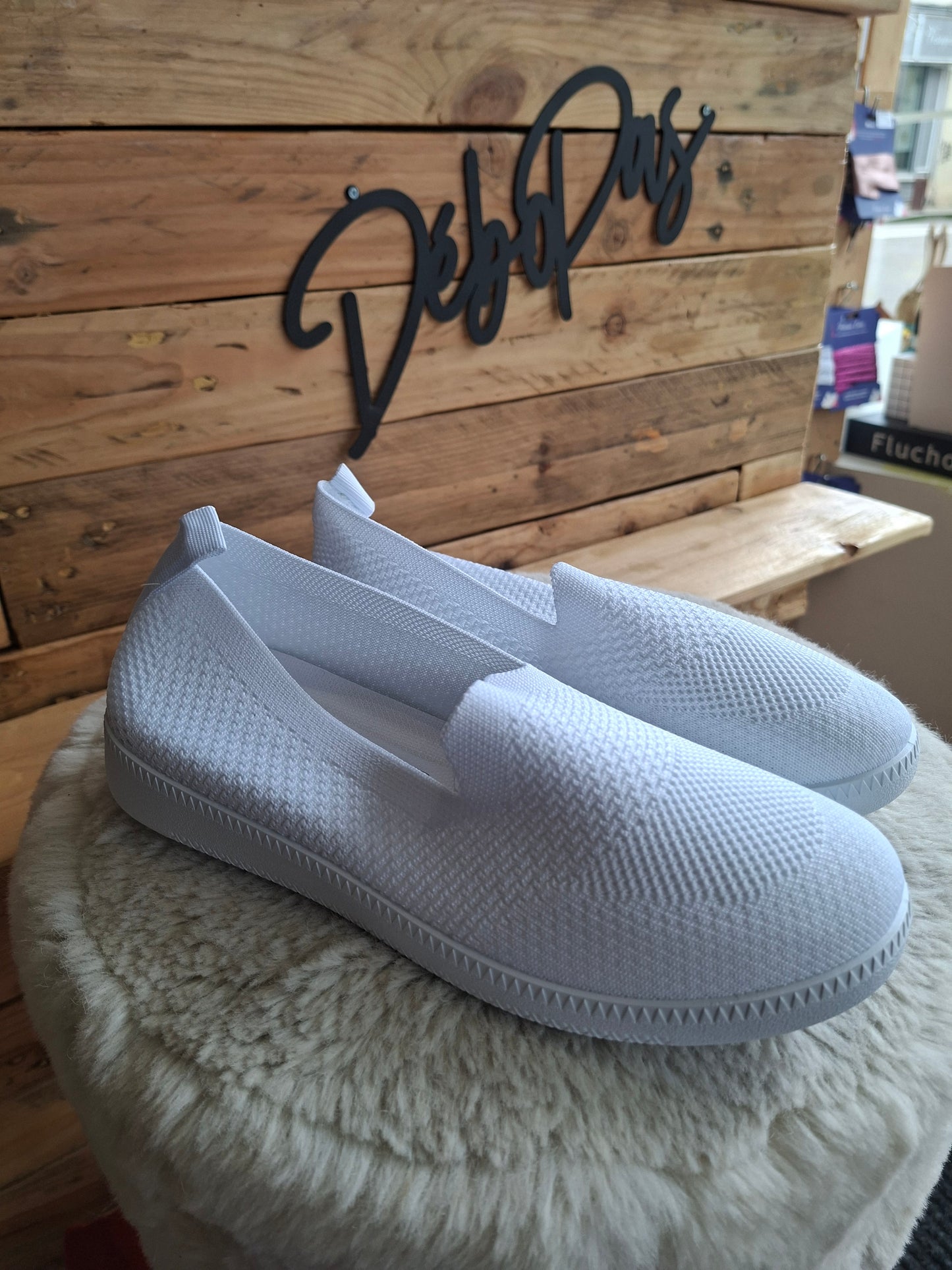 Ballerines tissus blanches