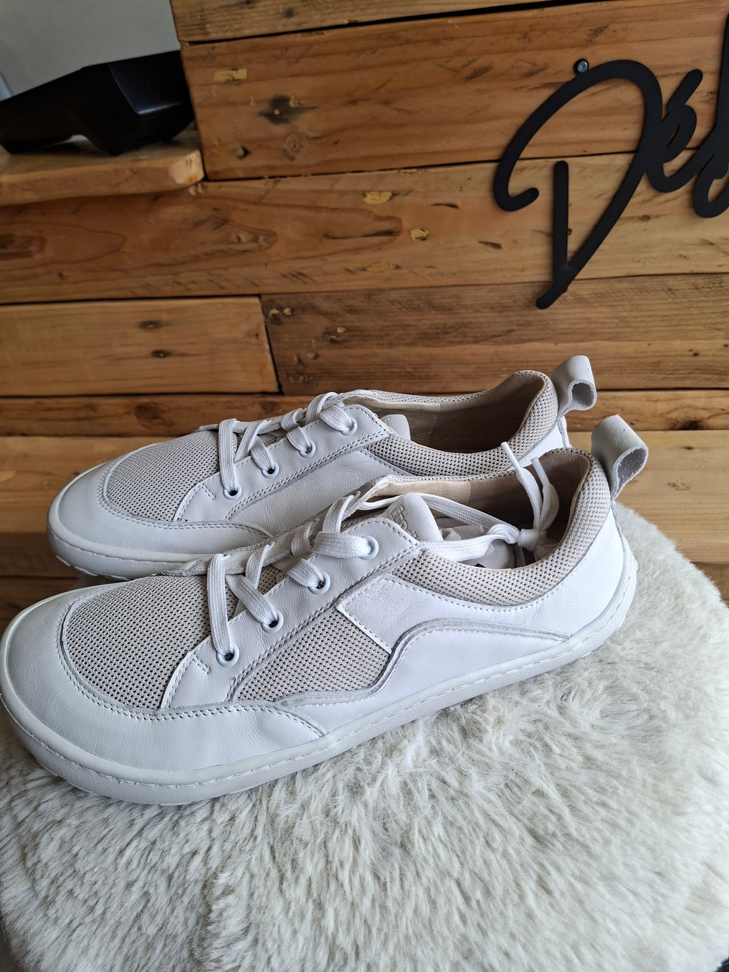 Barefoot blanche