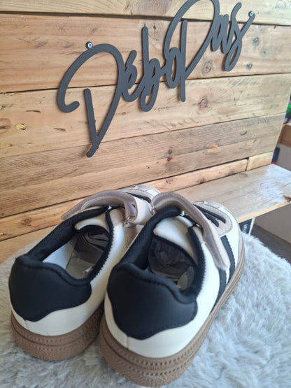 Baskets beige et noire