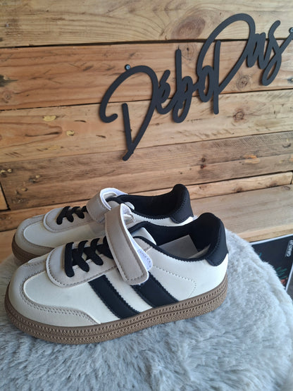 Baskets beige et noire