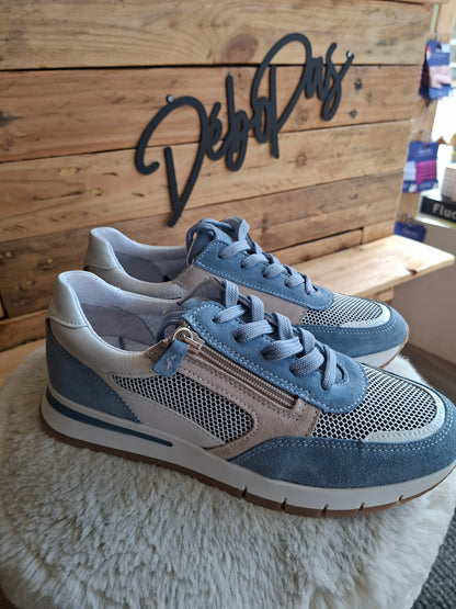 Basket bleu et blanche