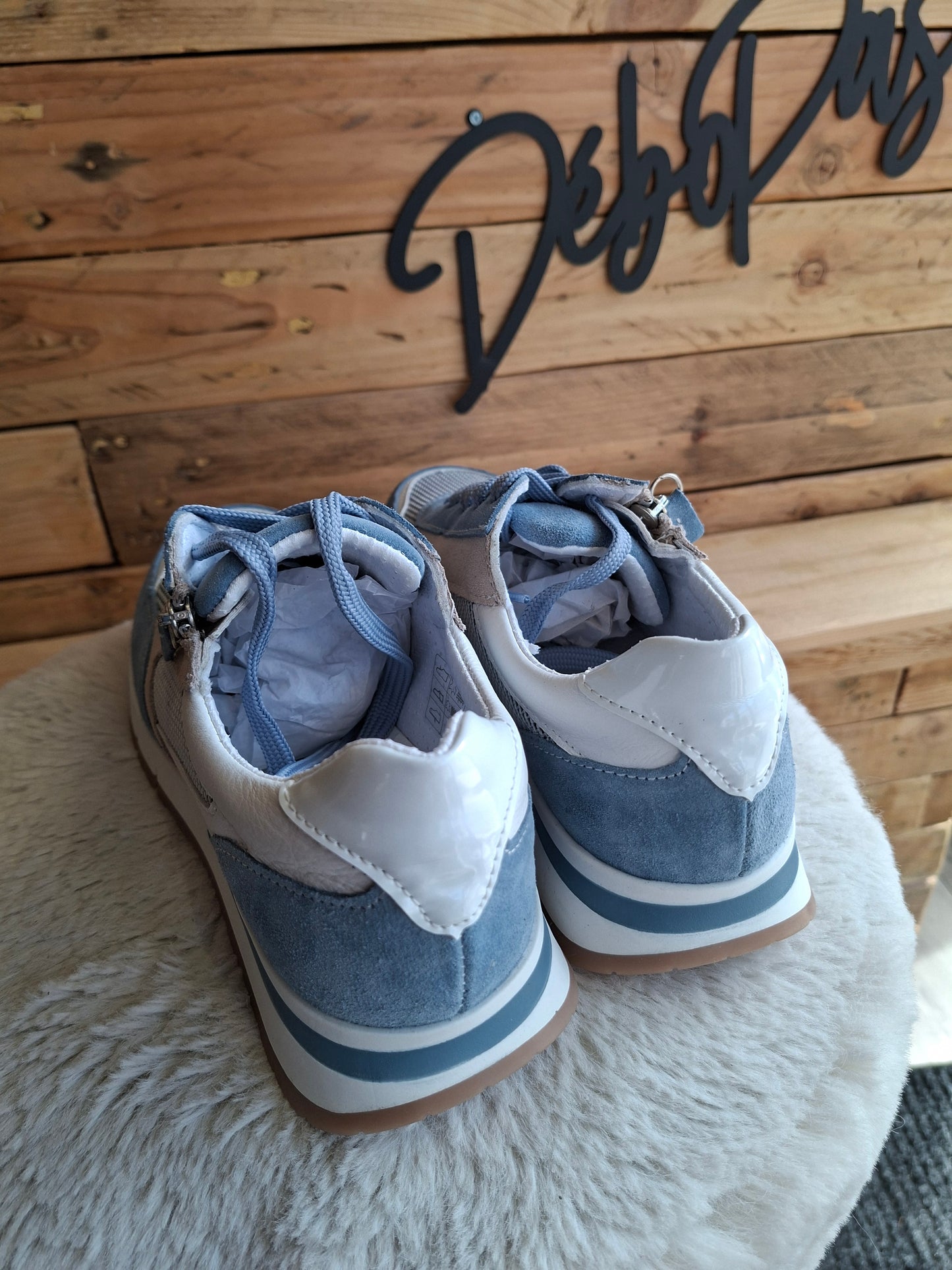 Basket bleu et blanche