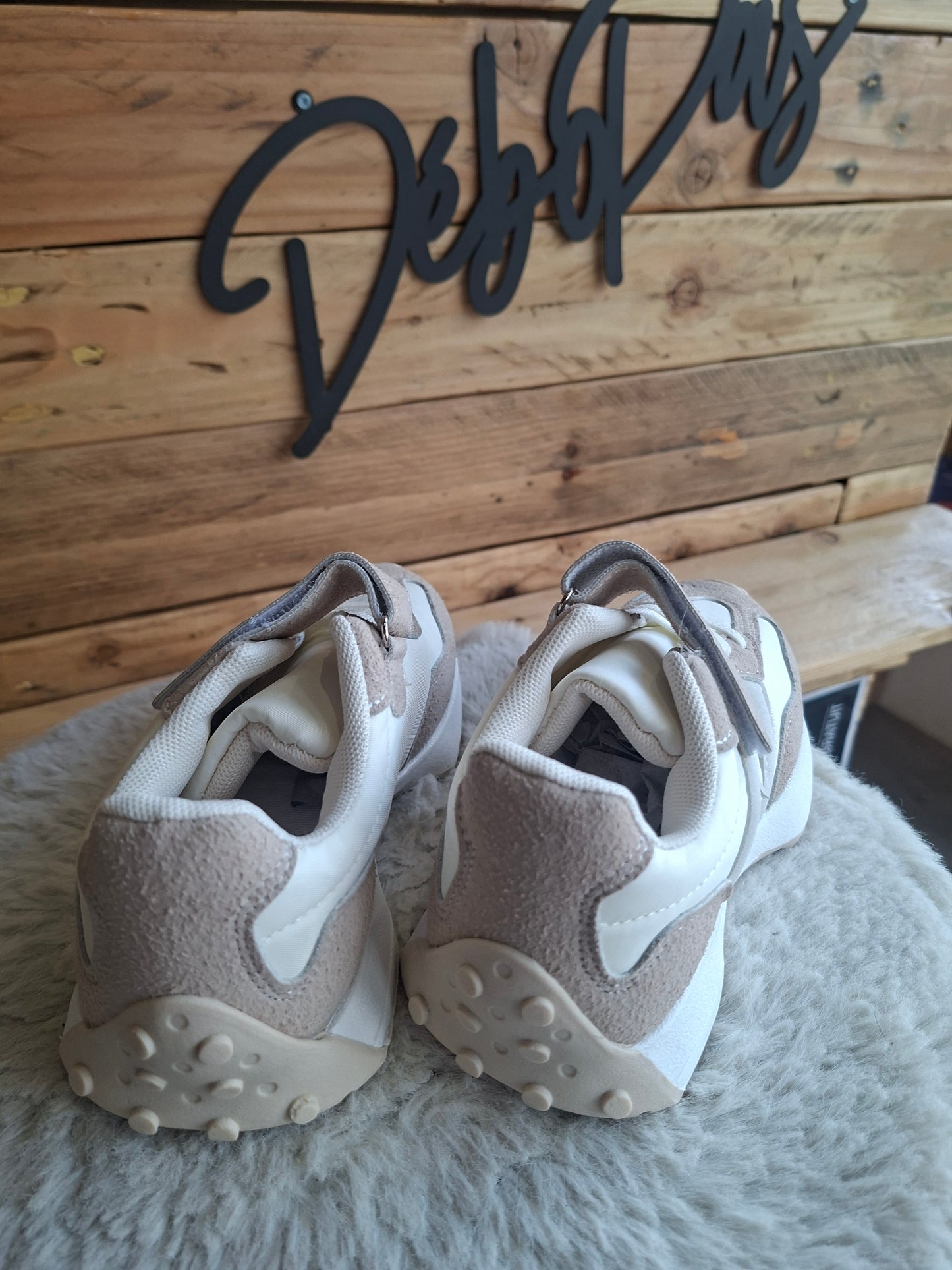 Baskets  beige et blanche