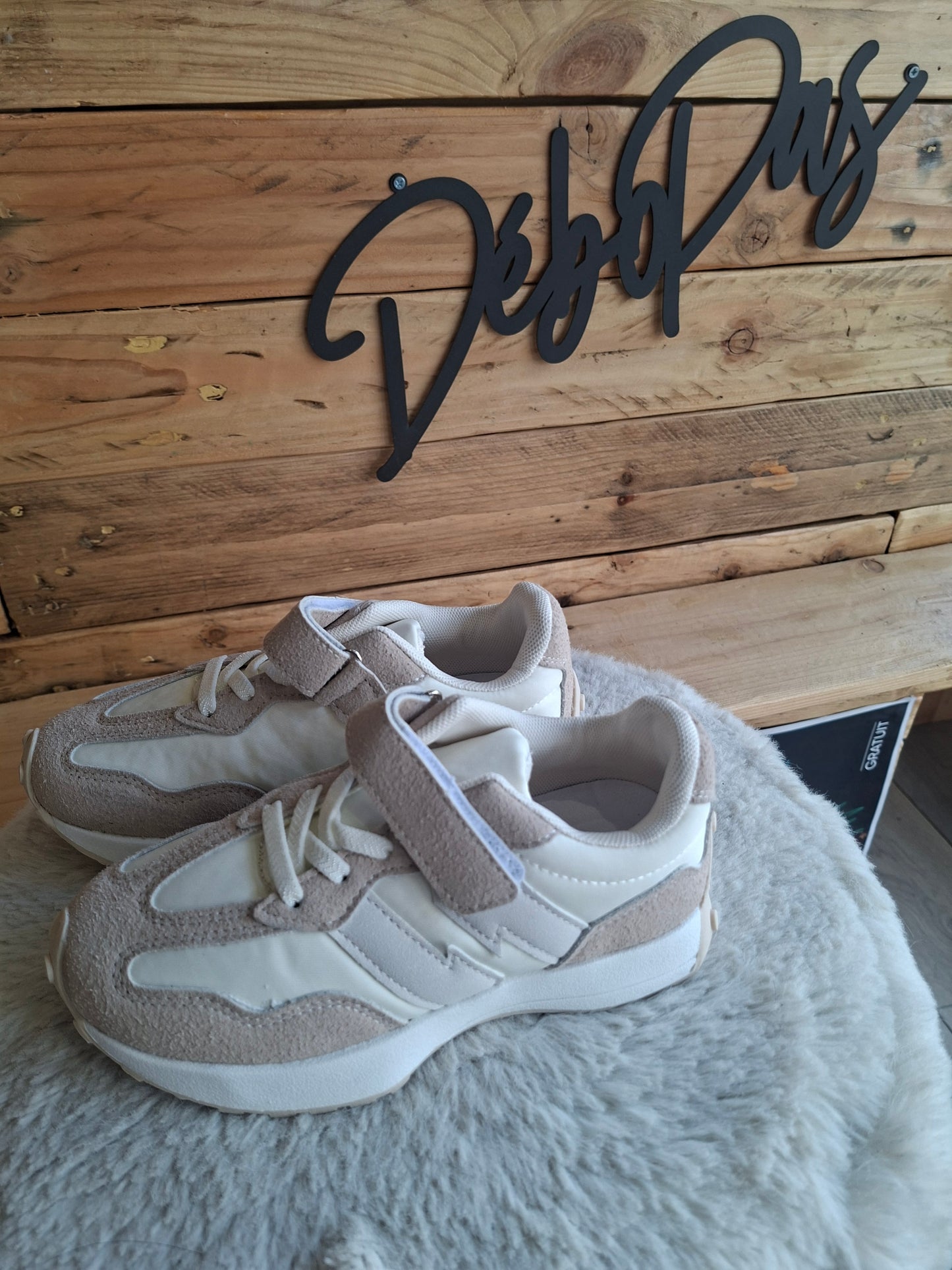Baskets  beige et blanche