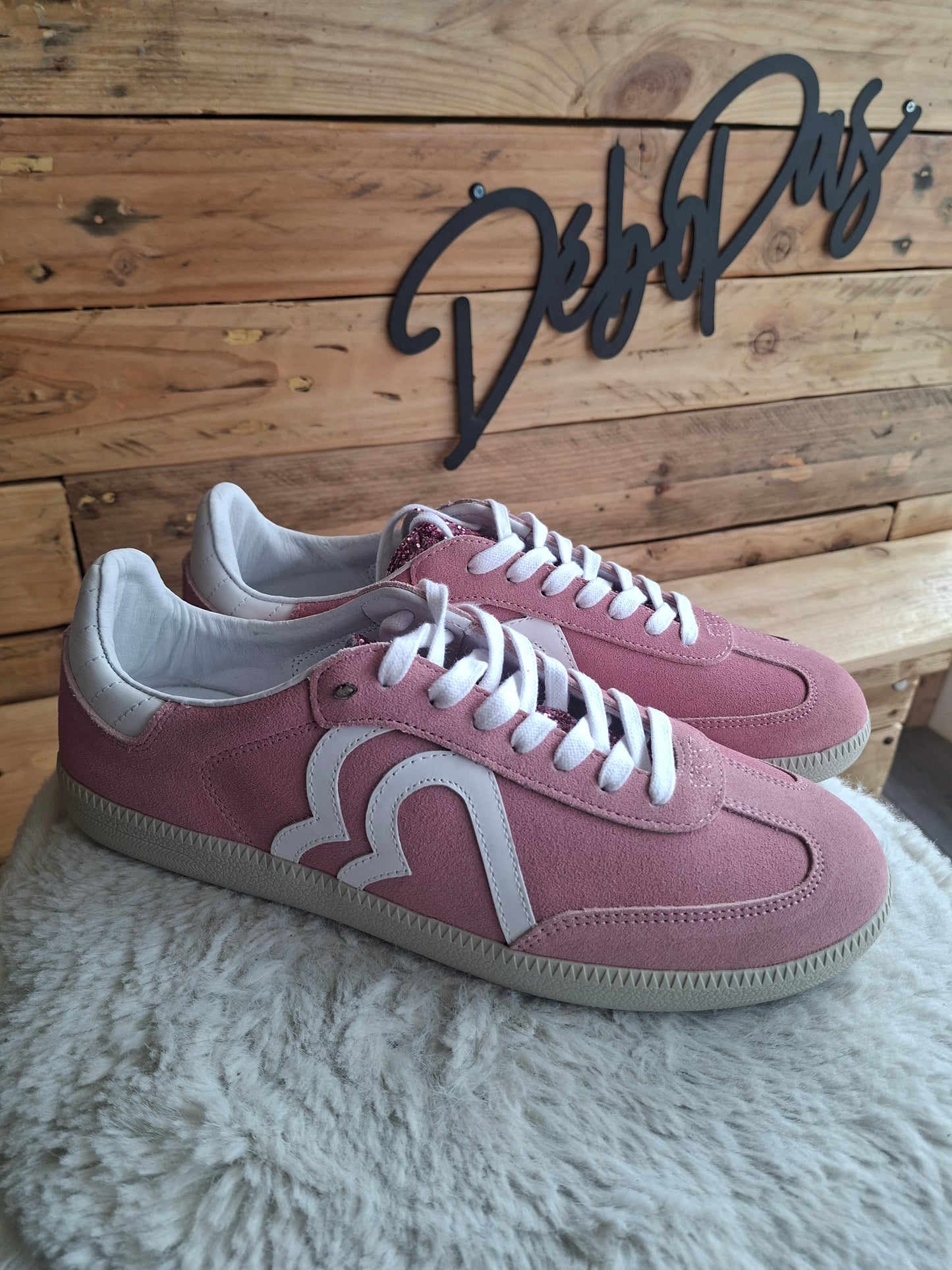 Billie suede rose