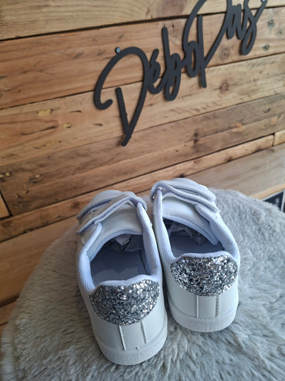 Baskets blanche et argent