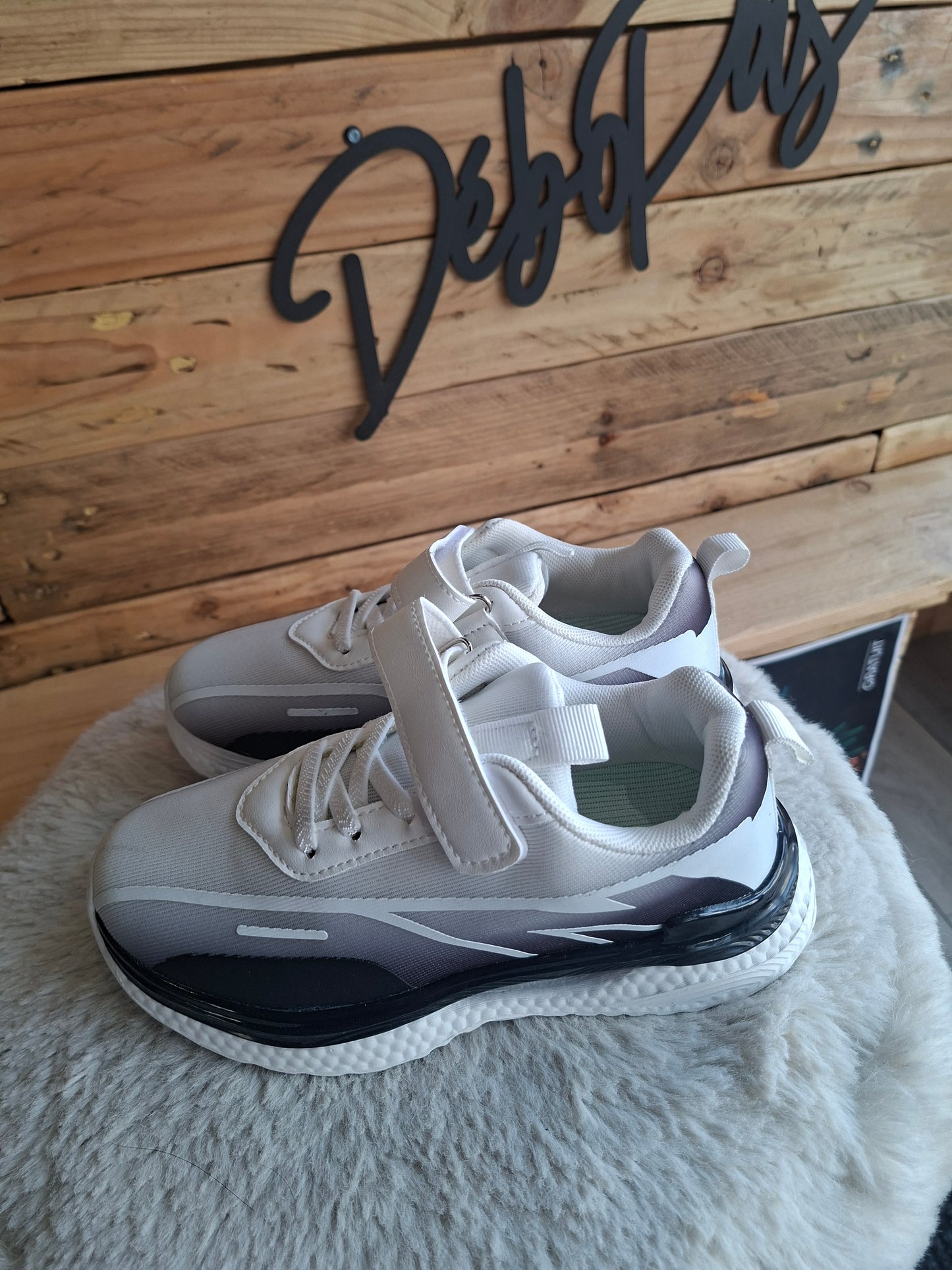 Baskets blanche et noire