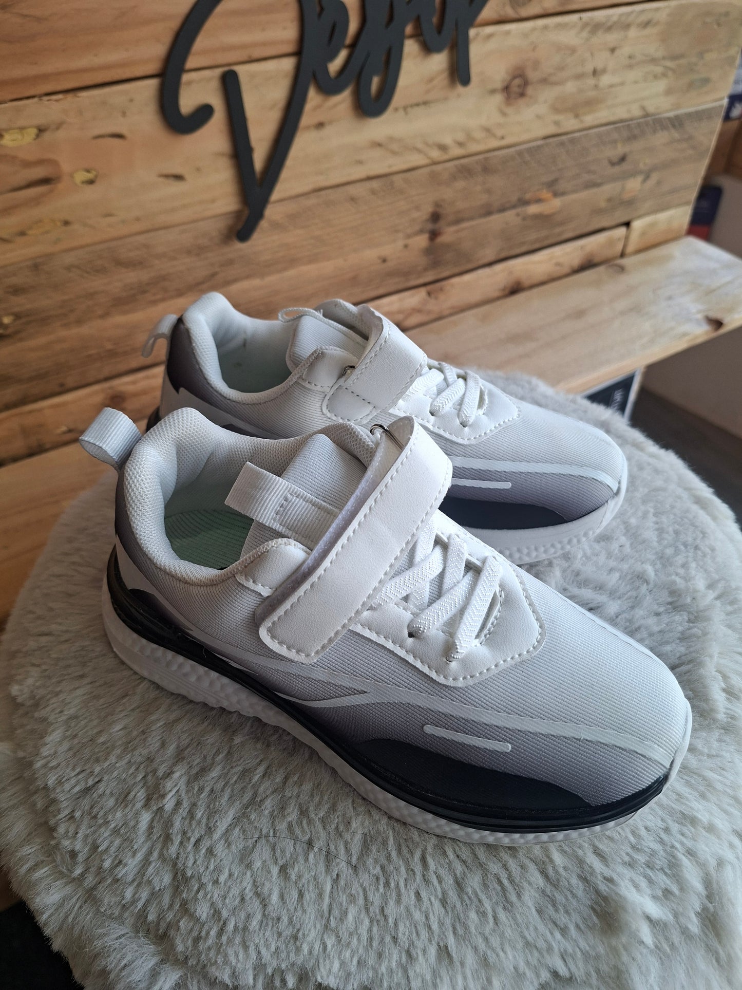 Baskets blanche et noire