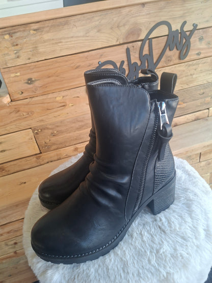 Bottines noires à talon