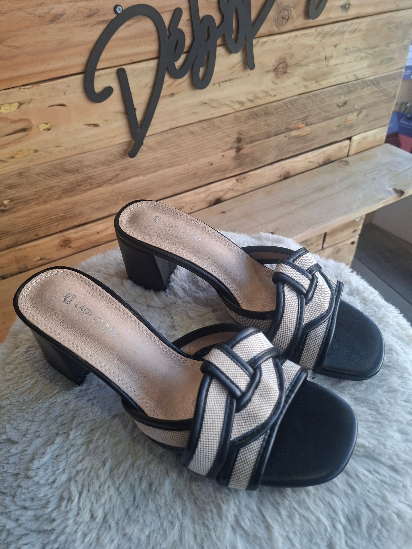 Mules noires et beige