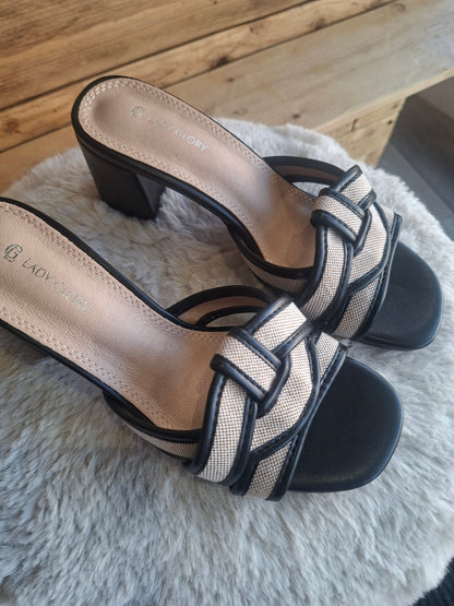 Mules noires et beige