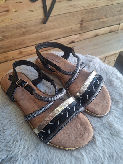 Sandales noire et or plates