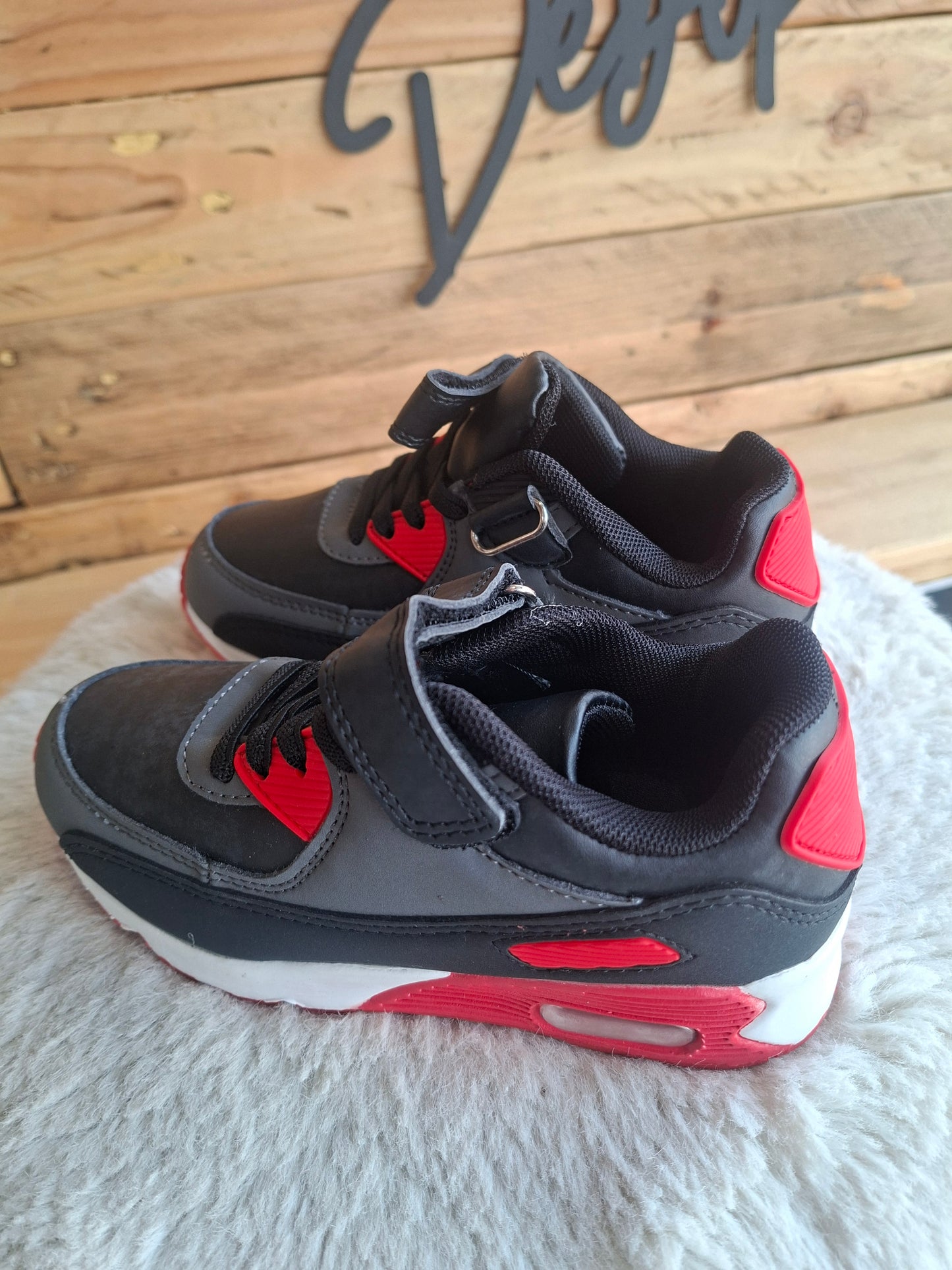 Baskets rouge et noir