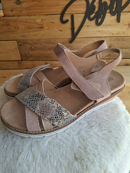 Sandales compensées